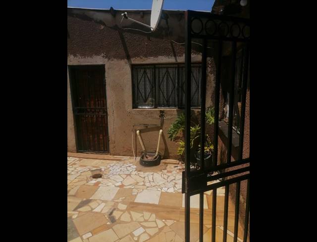 2 BEDROOM HOUSE FOR SALE IN PALM RIDGE